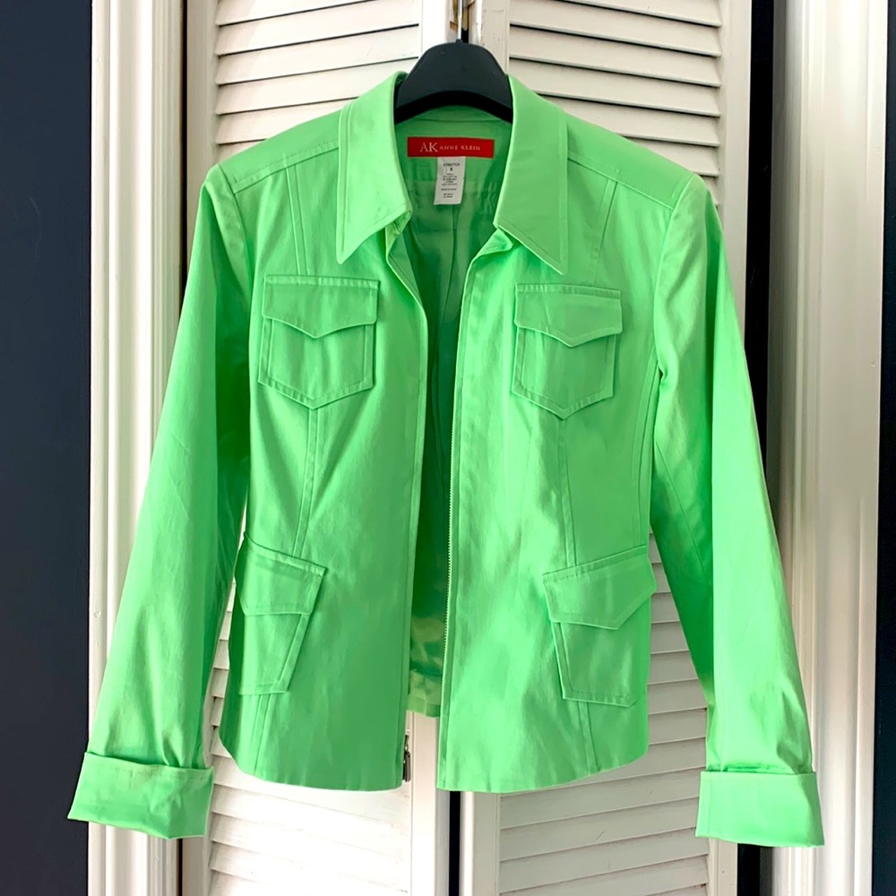 Anne Klein stretch blazer in mint green, size 6.